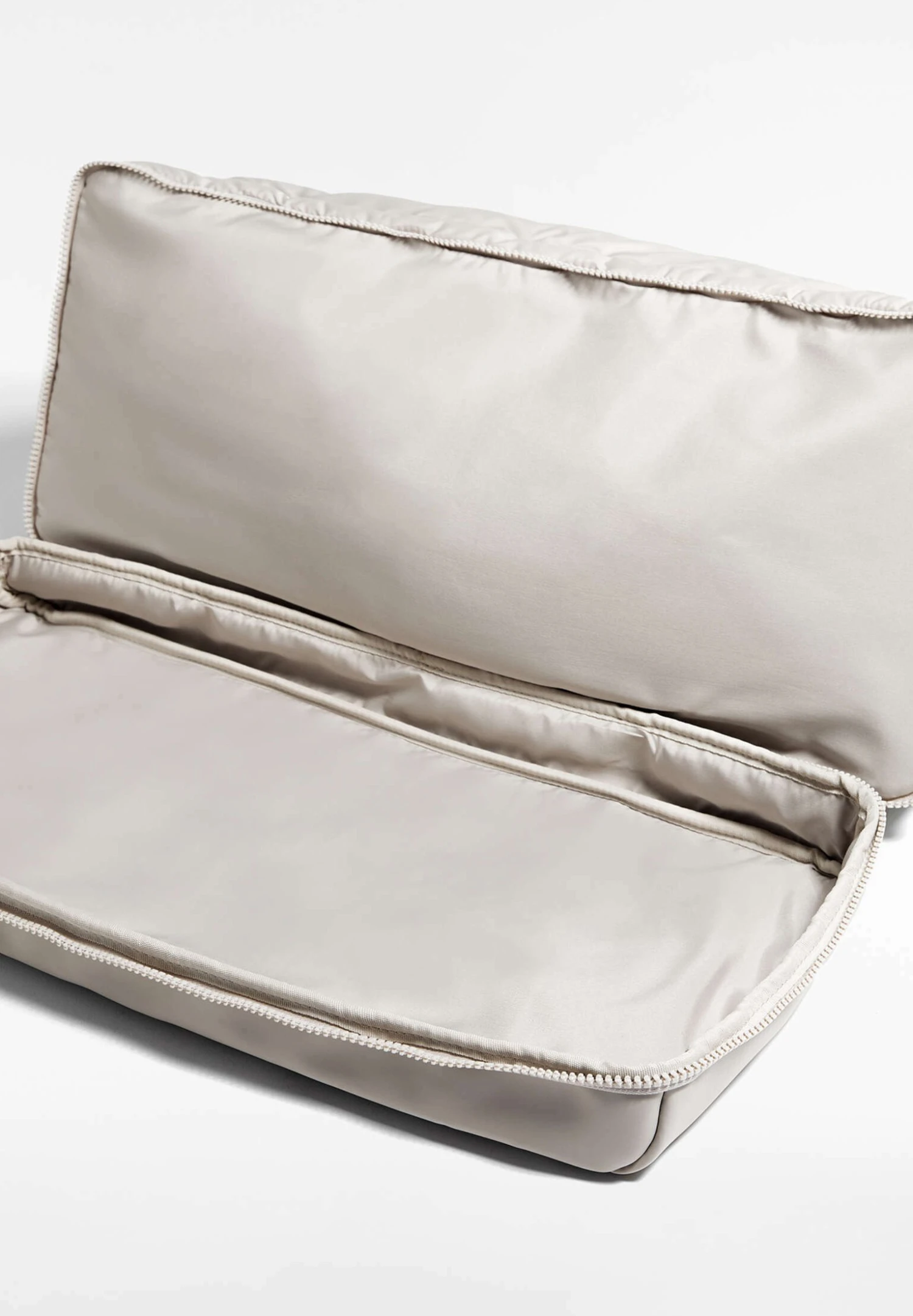 Oysho Padded Technical - Borsa Per Lo Sport - Beige 6 Oysho Padded Technical - Borsa Per Lo Sport - Beige - immagine 4