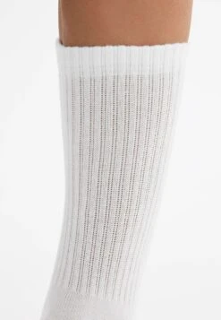 Oysho 3 Pairs- Calze Sportive - White -Fashion Brand 07d30e038a3f42ae9bca1504aeae2dca