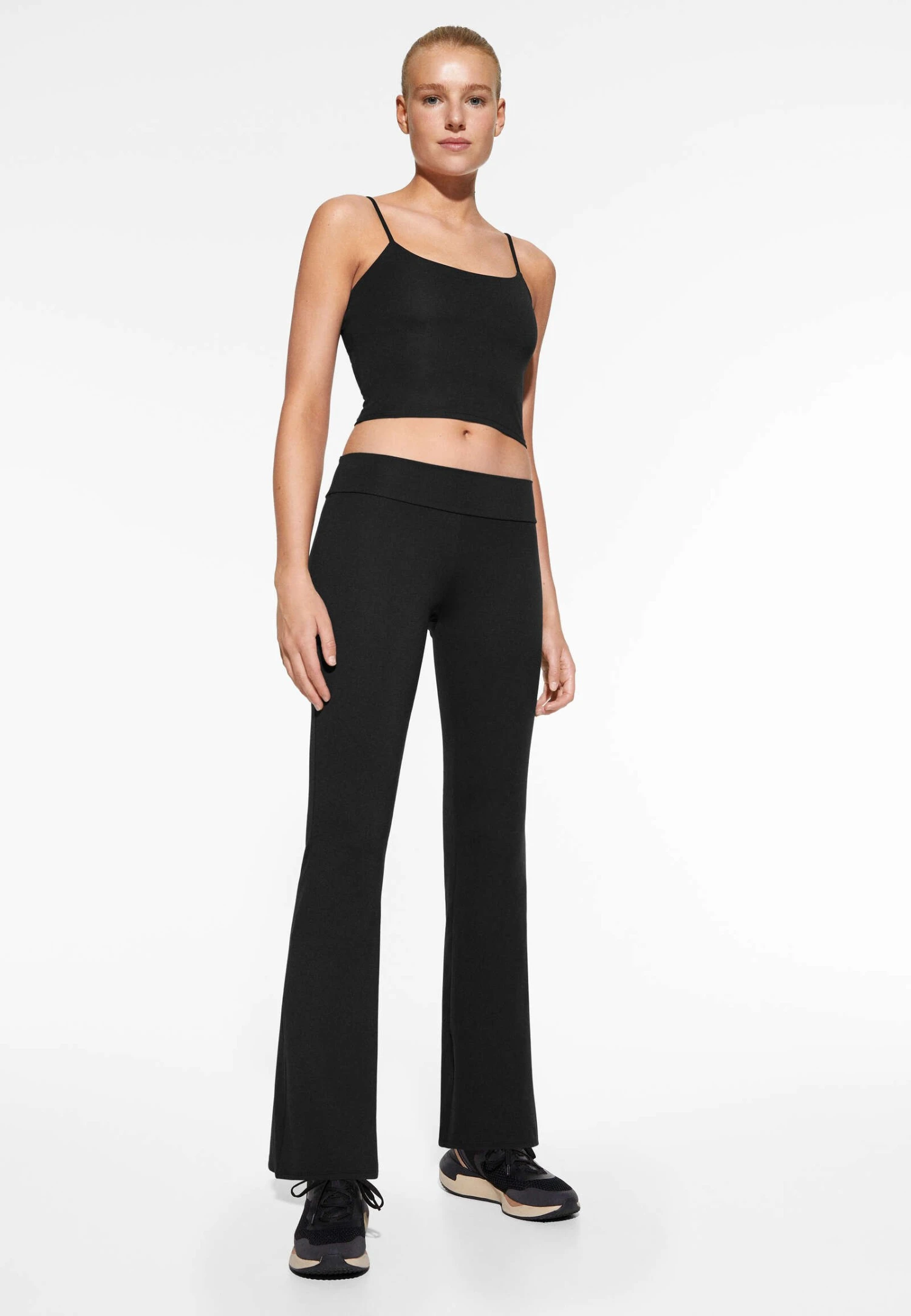 Oysho Low-Rise Comfort FlarePantaloniBlack Donna Pantaloni OY141E0FO-Q11 4 Oysho Low-Rise Comfort FlarePantaloniBlack Donna Pantaloni OY141E0FO-Q11 - immagine 2