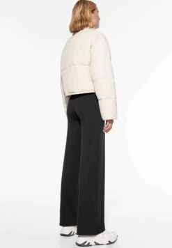 Oysho Crop Primaloft - Giacca Invernale - White -Fashion Brand 2e002dd9d2954cfc88029ed858a215d5