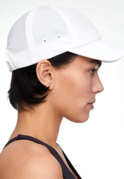 Oysho Logo CappellinoWhite Donna Cappelli E Foulard OY151B03G-A11 -Fashion Brand 41b9e497c16f4ee4a76f5f1aa9345d77