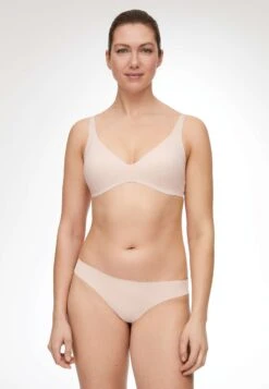 Oysho Invisible Laser Cut Halter Style Reggiseno A TriangoloPink Donna Intimo OY181A0SI-J11 -Fashion Brand 45705b41b8d34c7b92685cdb577c6f72