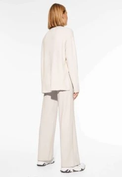 Oysho Asymmetric High NeckMaglioneBeige Donna Maglieria OY121I07P-B11 -Fashion Brand 4aa83bc625274a6fba769798600672ae