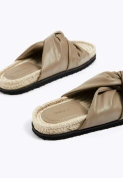 Oysho CrossoverCiabattineBrown Donna Ciabatte E Zoccoli OY111A0CC-O11 -Fashion Brand 4d38b8aa4f9641eaa443c7c6a0310446