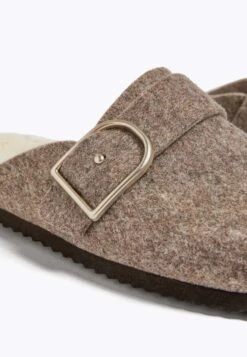 Oysho Buckled - Ciabattine - Brown -Fashion Brand 4df55eadab2c4ddfb05bcc075e201480