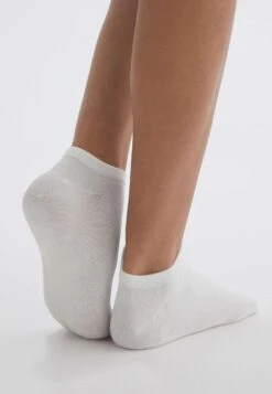 Oysho 2 PaarCalzeWhite Donna Calze OY181F0KS-A12 -Fashion Brand 5135809af9e14396ab5ac7021c03abcd