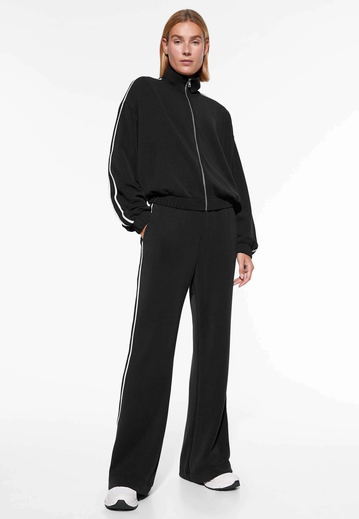 Oysho StripeFlare- Pantaloni Sportivi - Black 4 Oysho StripeFlare- Pantaloni Sportivi - Black - immagine 2