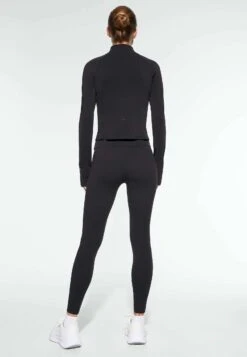 Oysho Light And Warm Short RunningGiacca SportivaBlack Donna Giacche E Blazer OY141F03G-Q11 -Fashion Brand 5ef8b97c65bf45a49927d7e58d1a7685