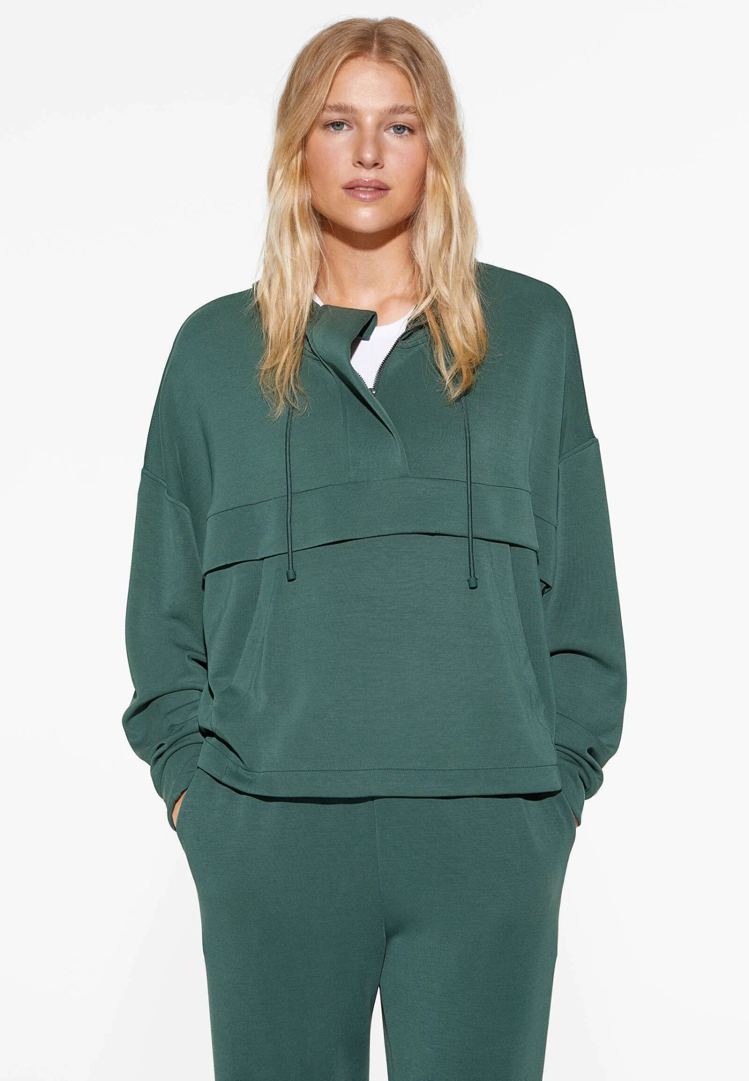 Oysho Soft Touch With ZipFelpa Con CappuccioDark Green Donna Felpe OY121J03V-M11 3 Oysho Soft Touch With ZipFelpa Con CappuccioDark Green Donna Felpe OY121J03V-M11