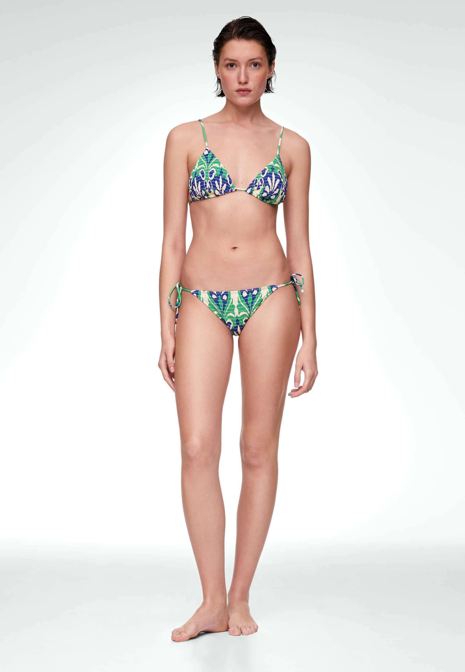 Oysho Smock Stamp Print TriangleBikini Pezzo SopraGreen Donna Moda Mare OY181E00F-M11 4 Oysho Smock Stamp Print TriangleBikini Pezzo SopraGreen Donna Moda Mare OY181E00F-M11 - immagine 2