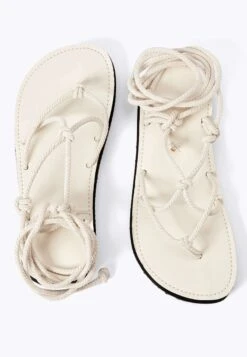 Oysho Tied - Sandali - White -Fashion Brand 7697d130b91d48e1971be8bcd4959607