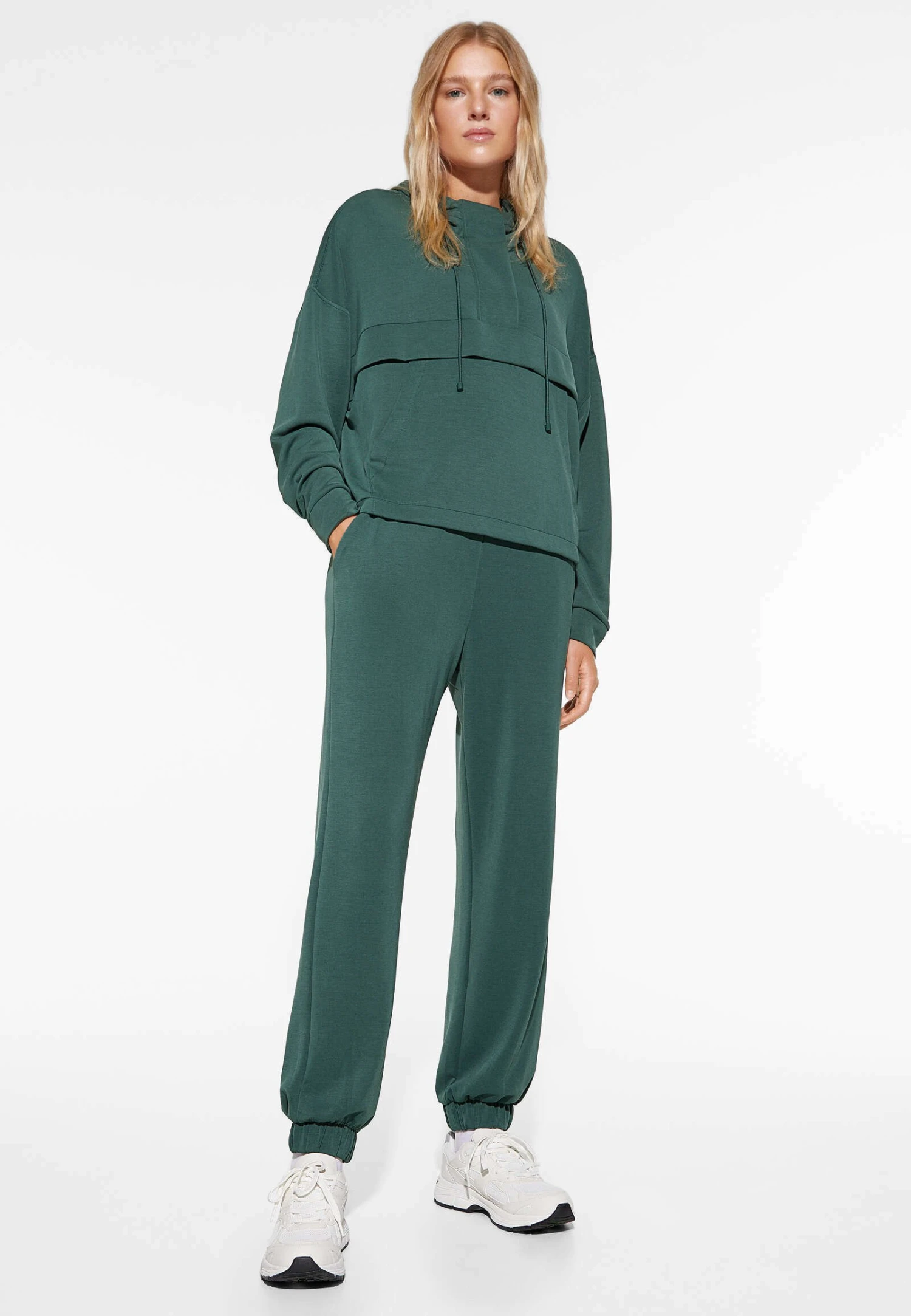 Oysho Soft Touch With ZipFelpa Con CappuccioDark Green Donna Felpe OY121J03V-M11 4 Oysho Soft Touch With ZipFelpa Con CappuccioDark Green Donna Felpe OY121J03V-M11 - immagine 2