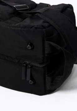 Oysho Travel BagValigiaBlack Donna Borse OY151H09M-Q11 -Fashion Brand 79b7ce5479d749deb9be20ce1ff9bdc4