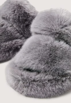 Oysho CiabattineGrey Donna Ciabatte E Zoccoli OY111A0B6-C11 -Fashion Brand 7cca9beadb174a369a27bd2bf88fb47e