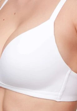 Oysho Push-Up - Reggiseno A Triangolo - White 12 Oysho Push-Up - Reggiseno A Triangolo - White -Fashion Brand 88f813b1a2aa4ba28899a3589e47bc66