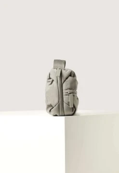 Oysho TrousseLight Green Donna Borse OY151F04R-M11 -Fashion Brand 8d1ea162d80d47158fef7abafcf9ee05