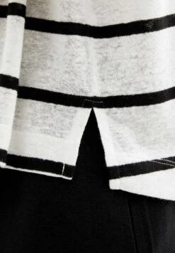 Oysho StripeT-Shirt Con StampaBlack Donna T-shirt E Top OY121D06W-Q11 -Fashion Brand 902c20b4b53e4c93afbc04720e4e6dca