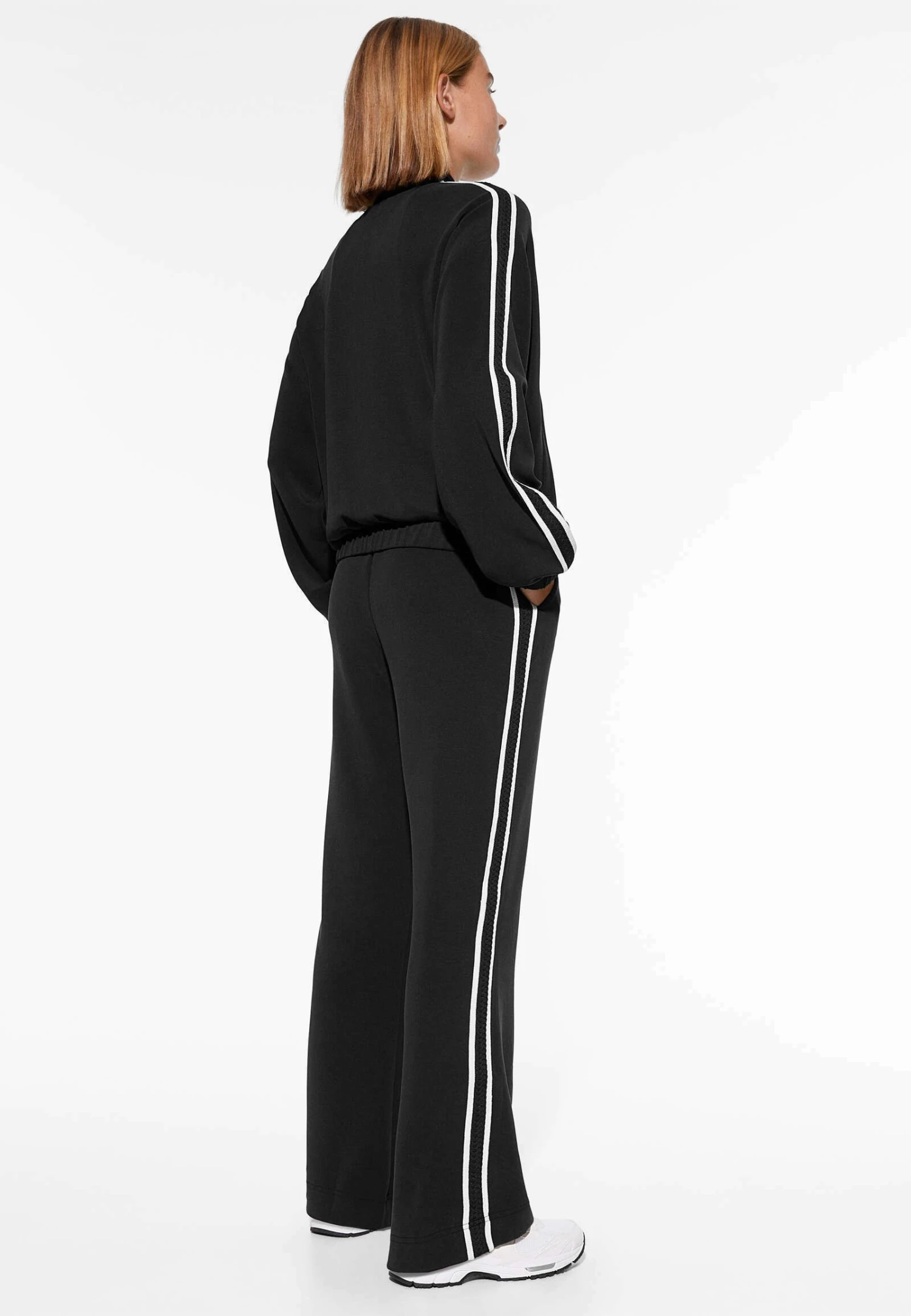Oysho StripeFlare- Pantaloni Sportivi - Black 5 Oysho StripeFlare- Pantaloni Sportivi - Black - immagine 3