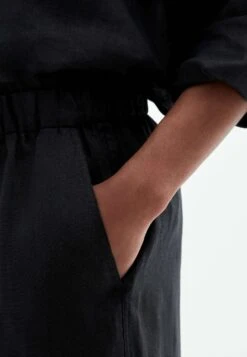 Oysho Wide PantaloniBlack Donna Pantaloni OY121A0BB-Q11 -Fashion Brand a259c66aff8f4b7f90535f14ead9adf7