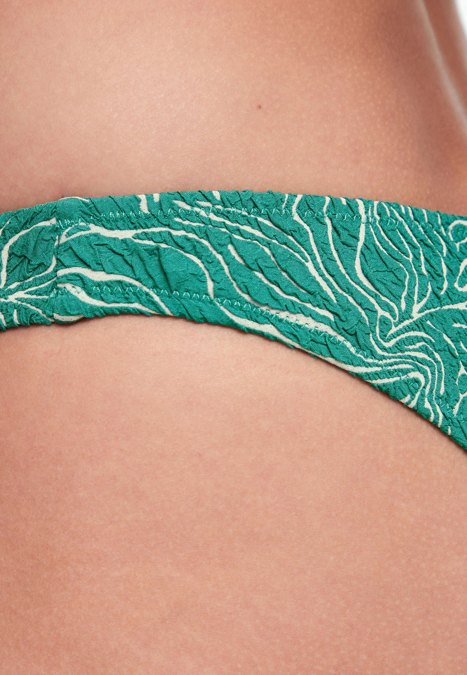 Oysho Medium-Coverage Jacquard- Bikini Pezzo Sotto - Mottled Turquoise 6 Oysho Medium-Coverage Jacquard- Bikini Pezzo Sotto - Mottled Turquoise - immagine 4