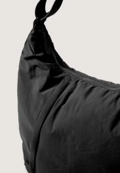 Oysho Borsa Per Lo SportBlack Donna Borse OY151H094-Q11 -Fashion Brand a76af8af9e8b4701b2f485605d1c026d