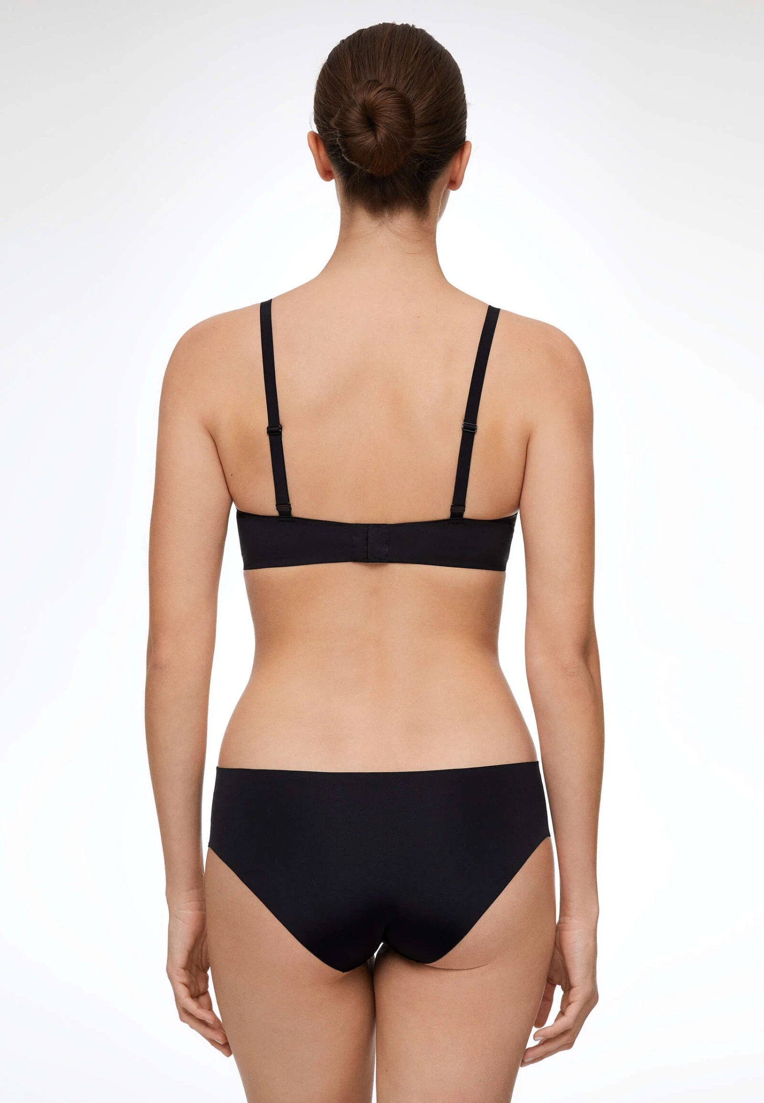 Oysho Laser Cut Invisible Classic SlipBlack Donna Intimo OY181R19H-Q11 4 Oysho Laser Cut Invisible Classic SlipBlack Donna Intimo OY181R19H-Q11 - immagine 2