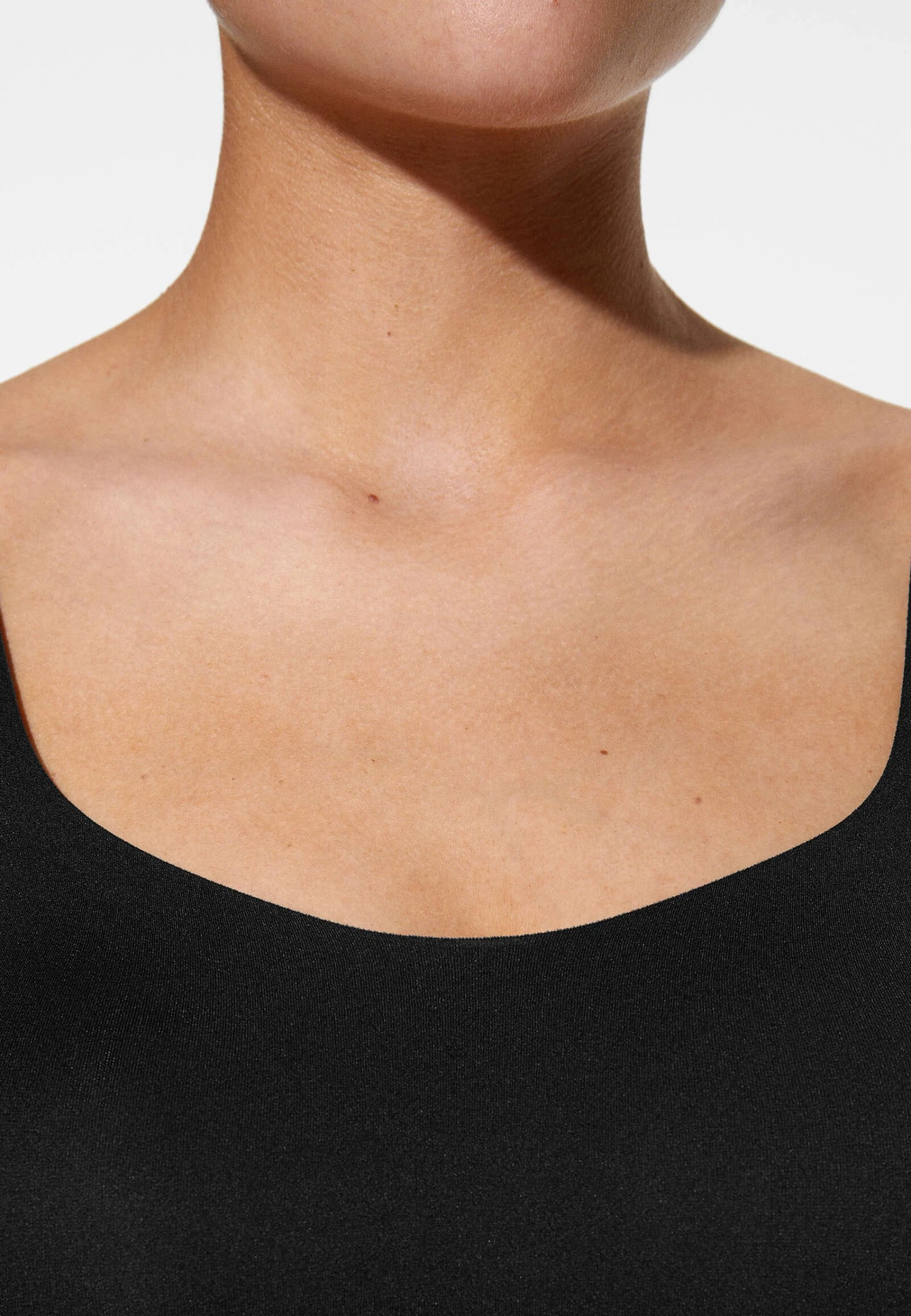 Oysho Perfect-Adapt With CupsTopBlack Donna T-shirt E Top OY141D07D-Q11 8 Oysho Perfect-Adapt With CupsTopBlack Donna T-shirt E Top OY141D07D-Q11 - immagine 6