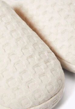 Oysho Weave - Pantofole - Beige 11 Oysho Weave - Pantofole - Beige -Fashion Brand b4417d65024e4cf5a4548defe1cb2aaf