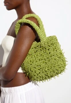 Oysho Appliqué - Borsa A Mano - Green -Fashion Brand b6ef436a92144b31b26935f85eaca5e1