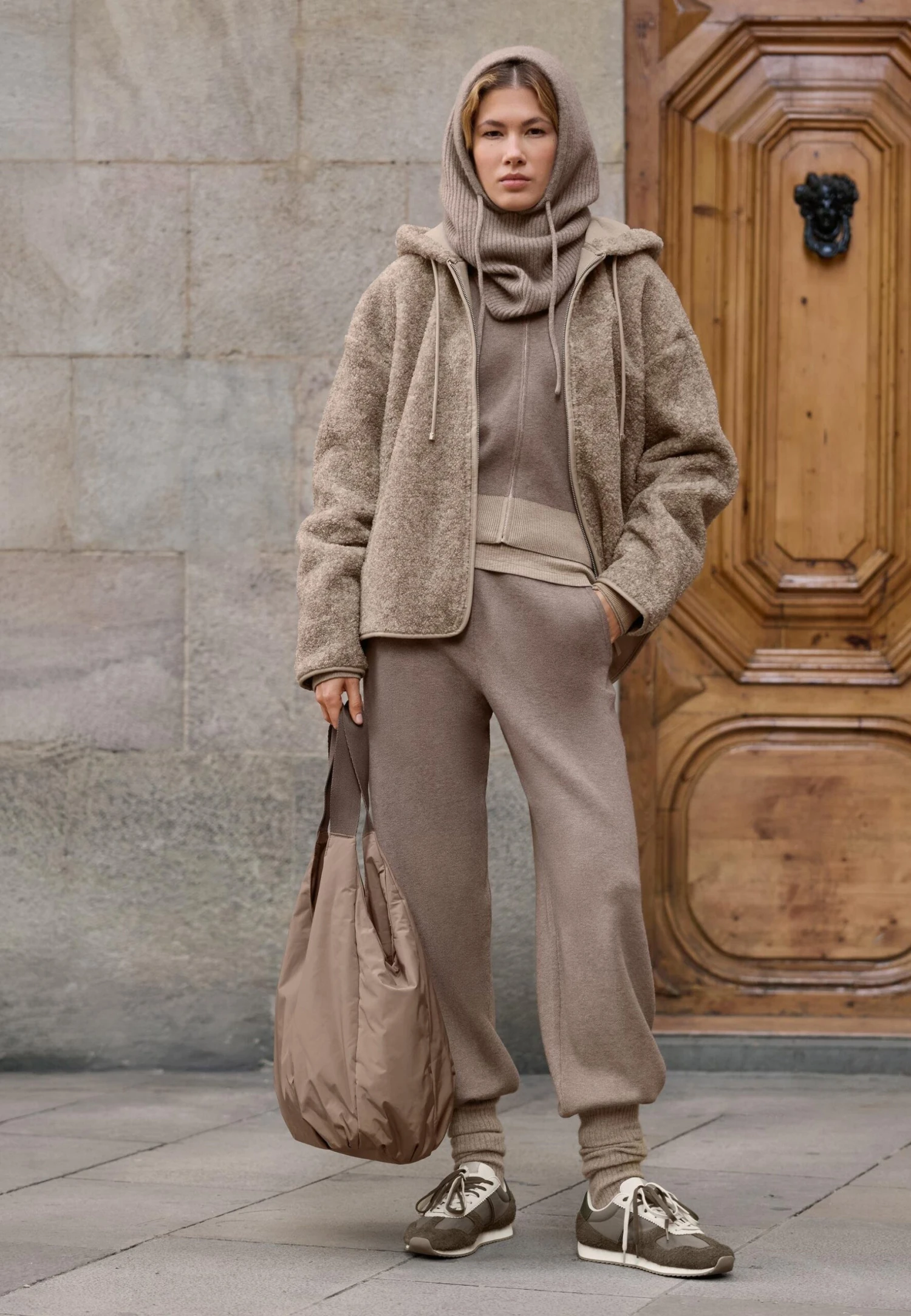 Oysho RUNNING-STYLE WITH COMBINED SPLIT - Sneakers Basse - Brown 3 Oysho RUNNING-STYLE WITH COMBINED SPLIT - Sneakers Basse - Brown