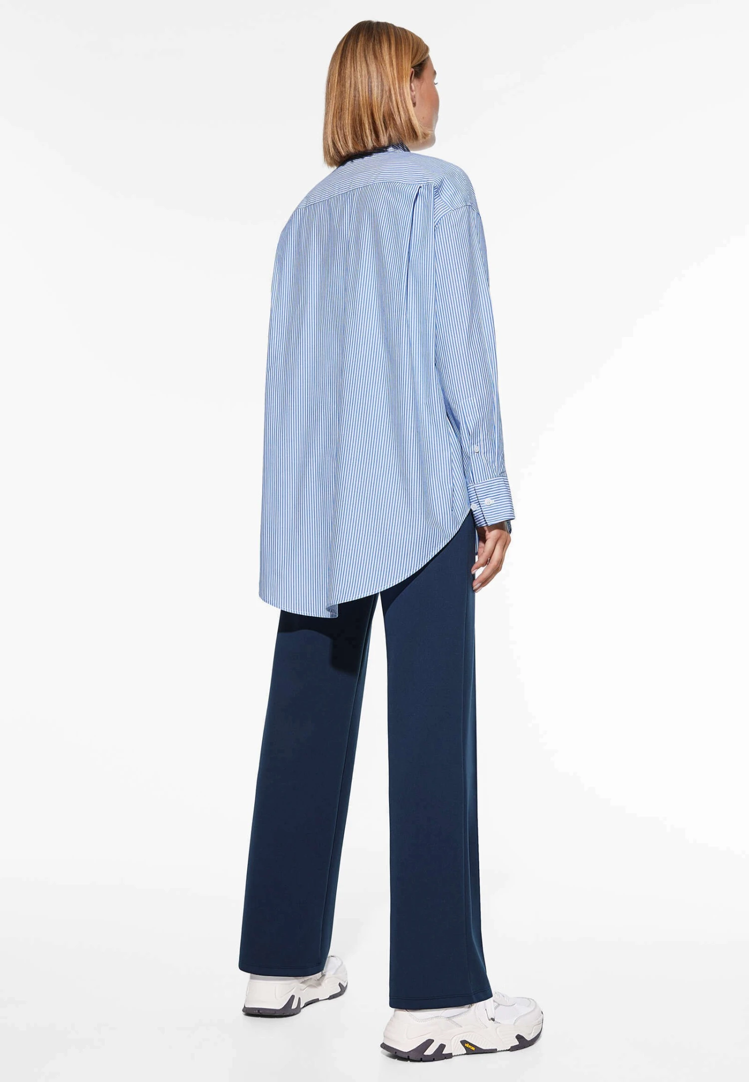 Oysho Striped Poplin OversizeCamiciaLight Blue Donna Camicie E Bluse OY121E06W-K11 5 Oysho Striped Poplin OversizeCamiciaLight Blue Donna Camicie E Bluse OY121E06W-K11 - immagine 3