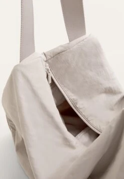 Oysho YOGA MAT - Borsa A Mano - Light Pink -Fashion Brand ba4ab3c36f384fbd92ad4db725d8a885