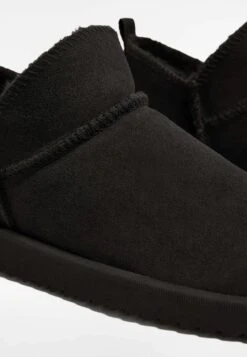 Oysho Stivali Da Neve Black Donna Stivali OY111X00L-Q11 -Fashion Brand c14bf6be66334a9681fd324bba74a6ce