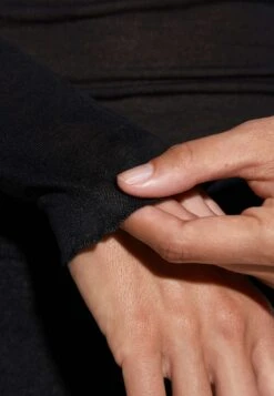 Oysho Extra-Fine With High NeckMaglioneDark Grey Donna Maglieria OY121I07T-C12 -Fashion Brand d87391cdbde24796b4bf4fa164db331e