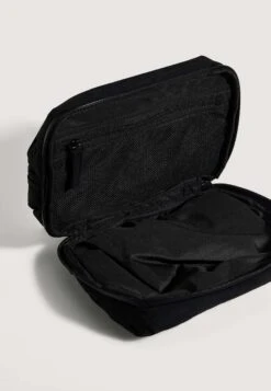 Oysho TrousseBlack Donna Borse OY151H06D-Q11 -Fashion Brand da74012fcfb3467296256964a3442246