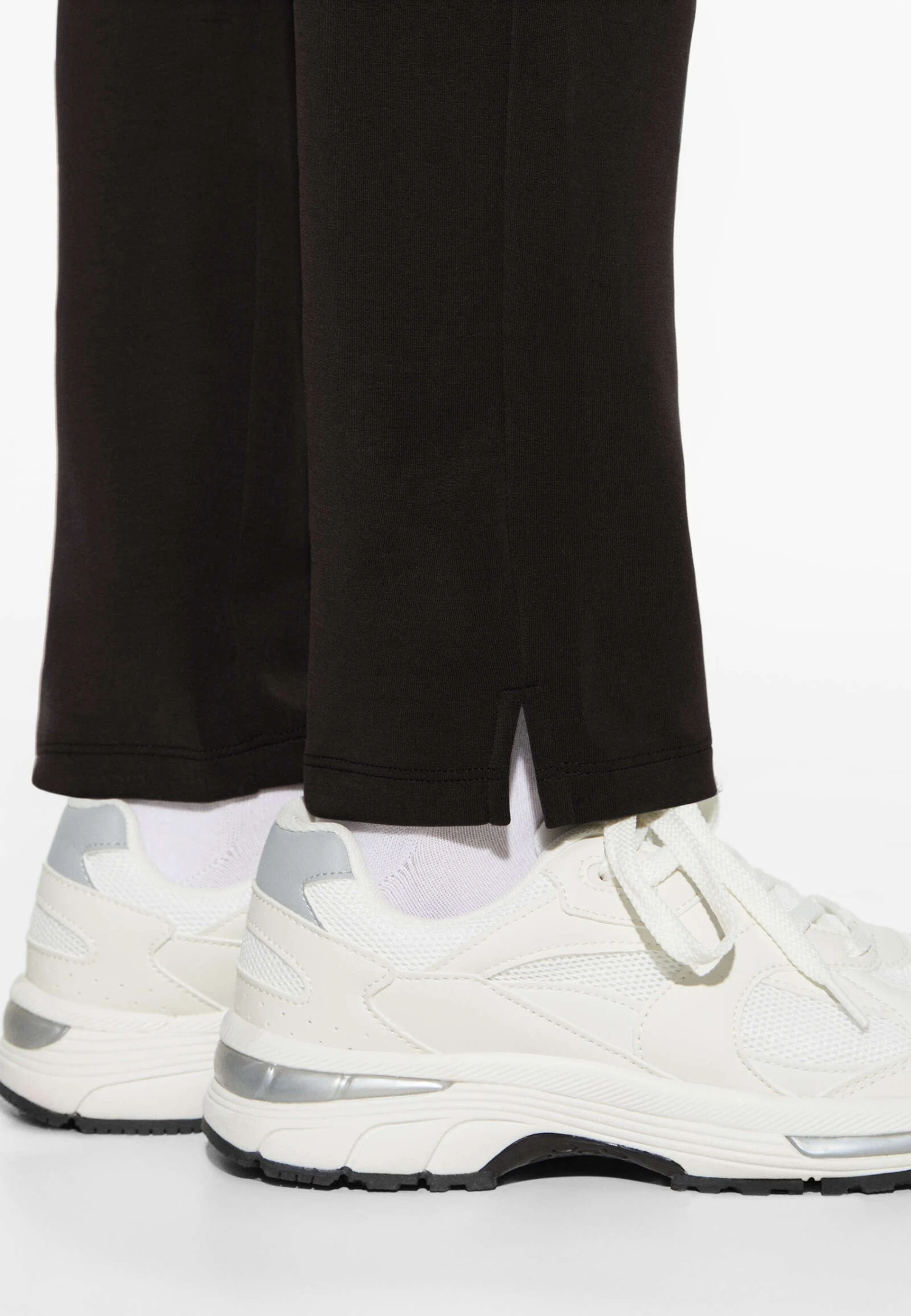 Oysho Soft Touch ModalPantaloni SportiviBlack Donna Pantaloni OY141E08T-Q11 9 Oysho Soft Touch ModalPantaloni SportiviBlack Donna Pantaloni OY141E08T-Q11 - immagine 7