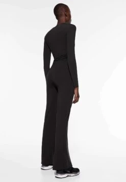 Oysho Core Control Compressive Super-High-Rise FlarePantaloniBlack Donna Pantaloni OY121A0BR-Q11 -Fashion Brand ea72f7c860c64eee9c555890df41cf6d