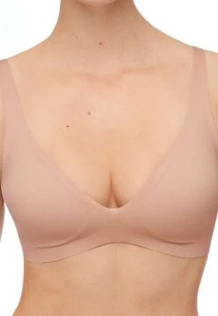 Oysho Invisible Laser Cut Halter Style Reggiseno A TriangoloSalmon Donna Intimo OY181A0SI-H11 -Fashion Brand eb0ff8aca51d42619e72496e796b85d7