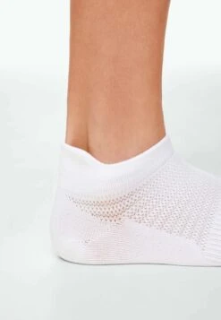 Oysho 3 Pairs Of Sports SneakerCalzeLight Green Donna Calze OY181F0RC-M11 10 Oysho 3 Pairs Of Sports SneakerCalzeLight Green Donna Calze OY181F0RC-M11 -Fashion Brand ef58b73fc8314c13b5fa41edc705d793