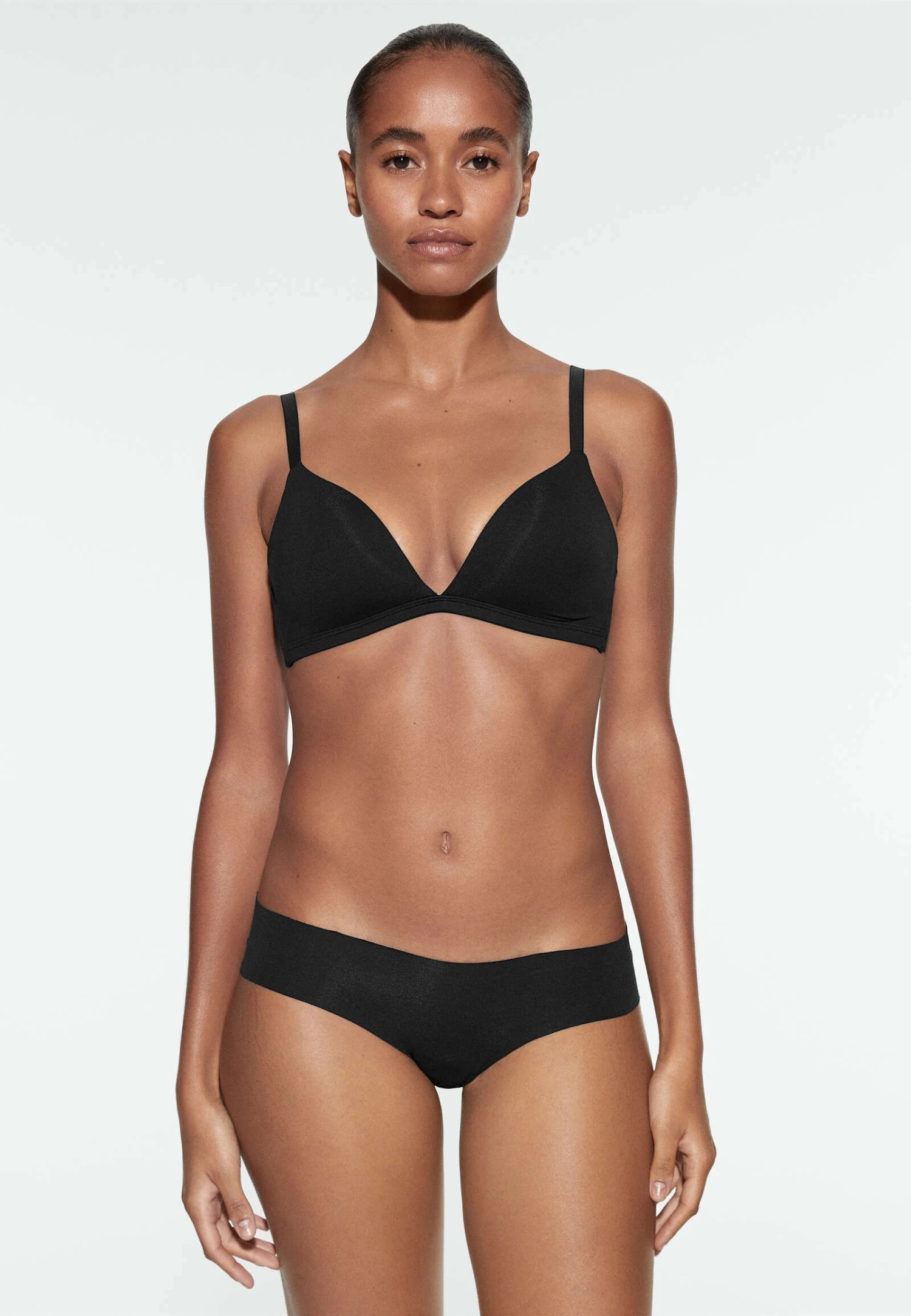 Oysho Invisible BrazilianSlipBlack Donna Intimo OY181R1AV-Q11 4 Oysho Invisible BrazilianSlipBlack Donna Intimo OY181R1AV-Q11 - immagine 2