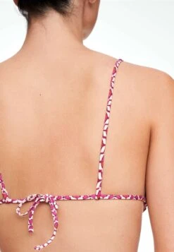 Oysho Smock Stamp Print TriangleBikini Pezzo SopraNeon Pink Donna Moda Mare OY181E00F-J11 12 Oysho Smock Stamp Print TriangleBikini Pezzo SopraNeon Pink Donna Moda Mare OY181E00F-J11 -Fashion Brand f7bb9ca1a4684fa3b32715103b374bb9